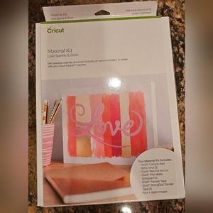 🆕️ Cricut Love Sparkle & Shine Material Kit Brand New In Box
